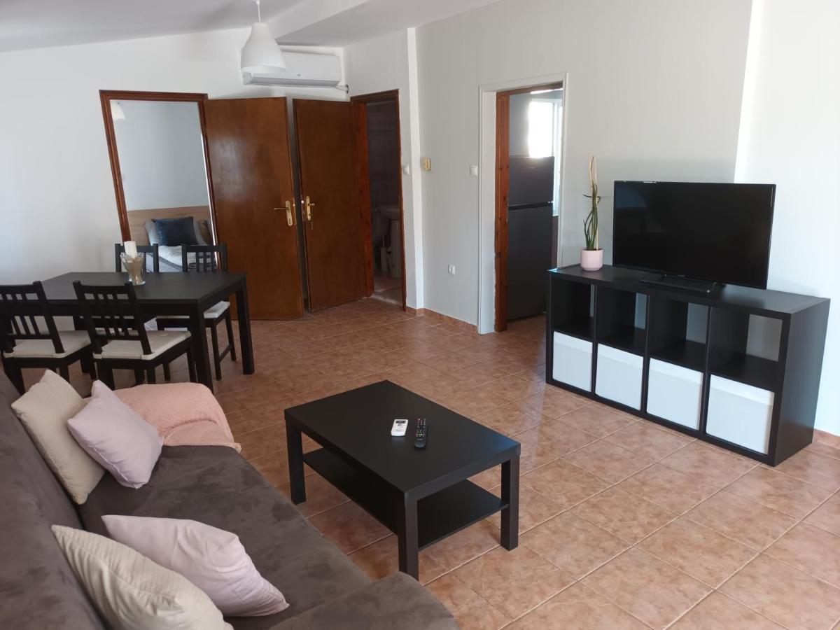 נאוי אפיבטיי Peraia Sea View Apartment מראה חיצוני תמונה